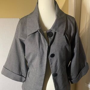 Geoffrey Beene Black/White Houndstooth or Gingham Check Cropped Jacket. Size L
